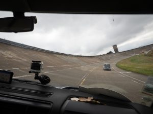 Sur l'anneau du circuit de Linas-Monthléry